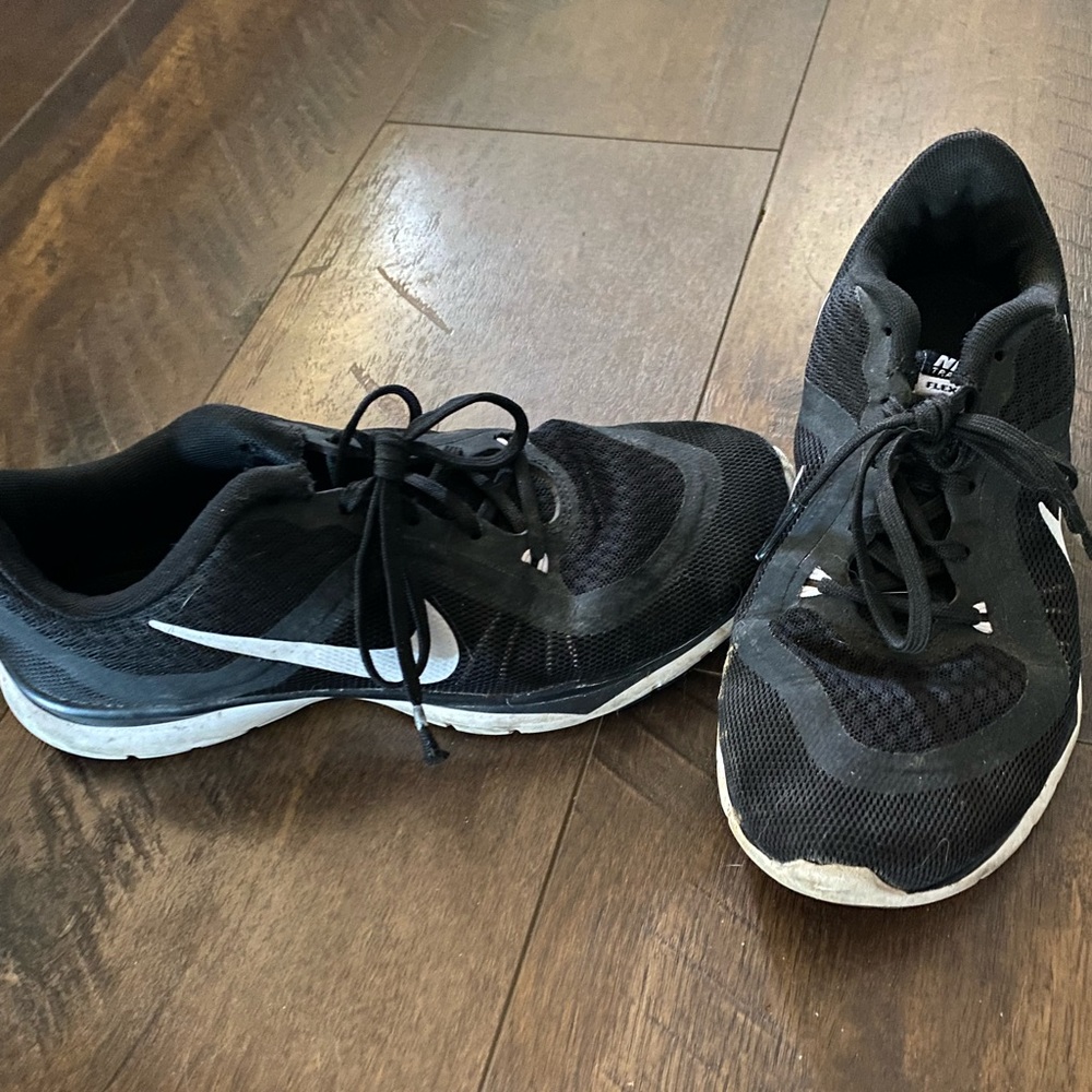 Size 7 Nikes.